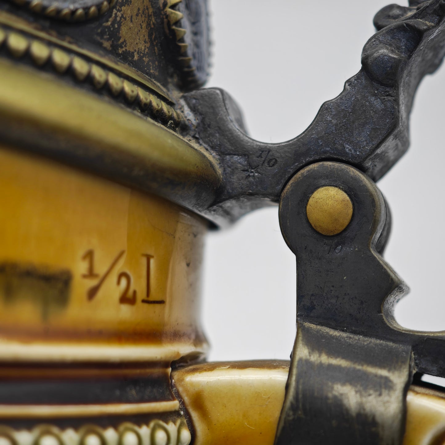 Villeroy & Boch Mettlach Bierkrug 1396 Bacchusmotiv Putti Jugendstil Keramik Reliefkrug Bierstein
