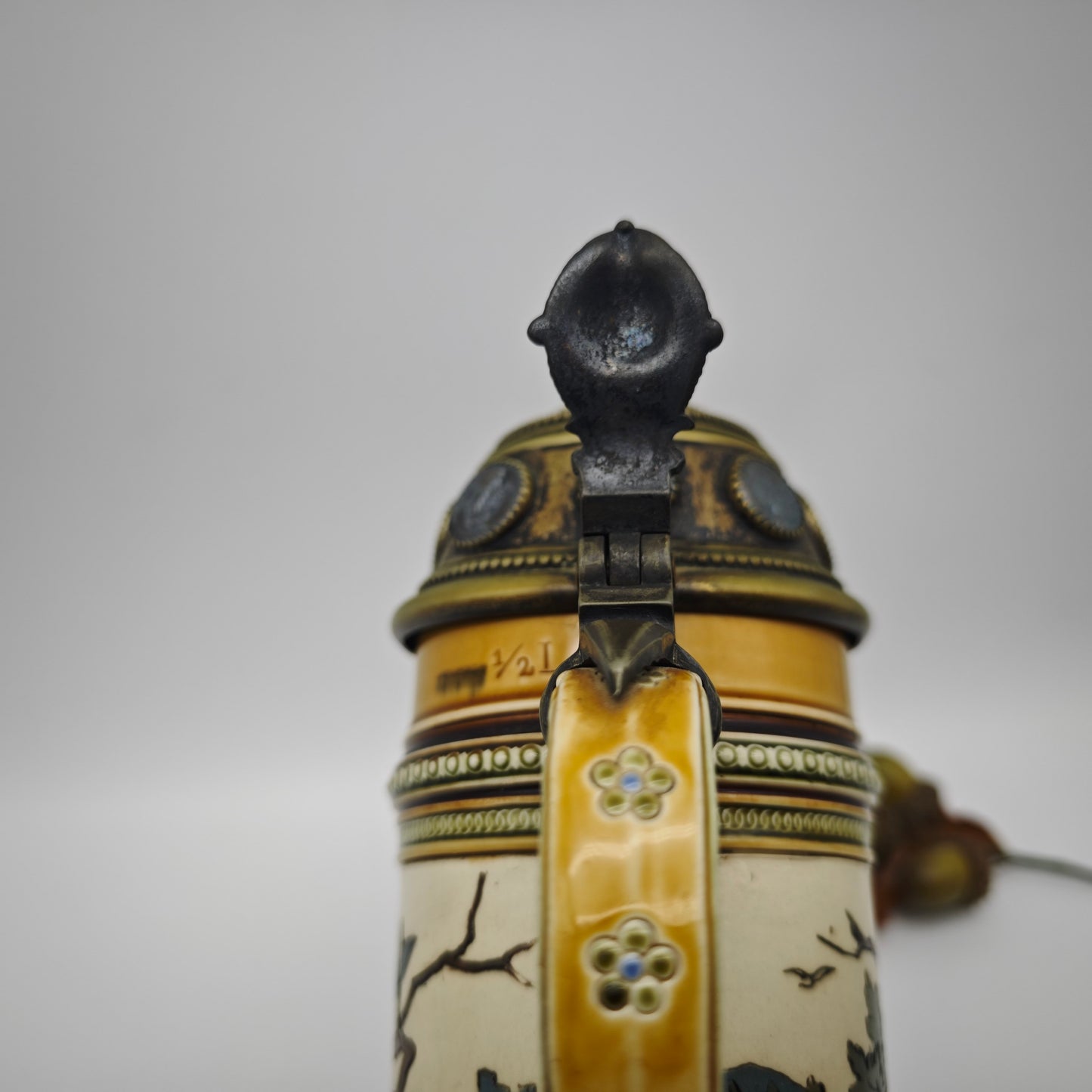 Villeroy & Boch Mettlach Bierkrug 1396 Bacchusmotiv Putti Jugendstil Keramik Reliefkrug Bierstein