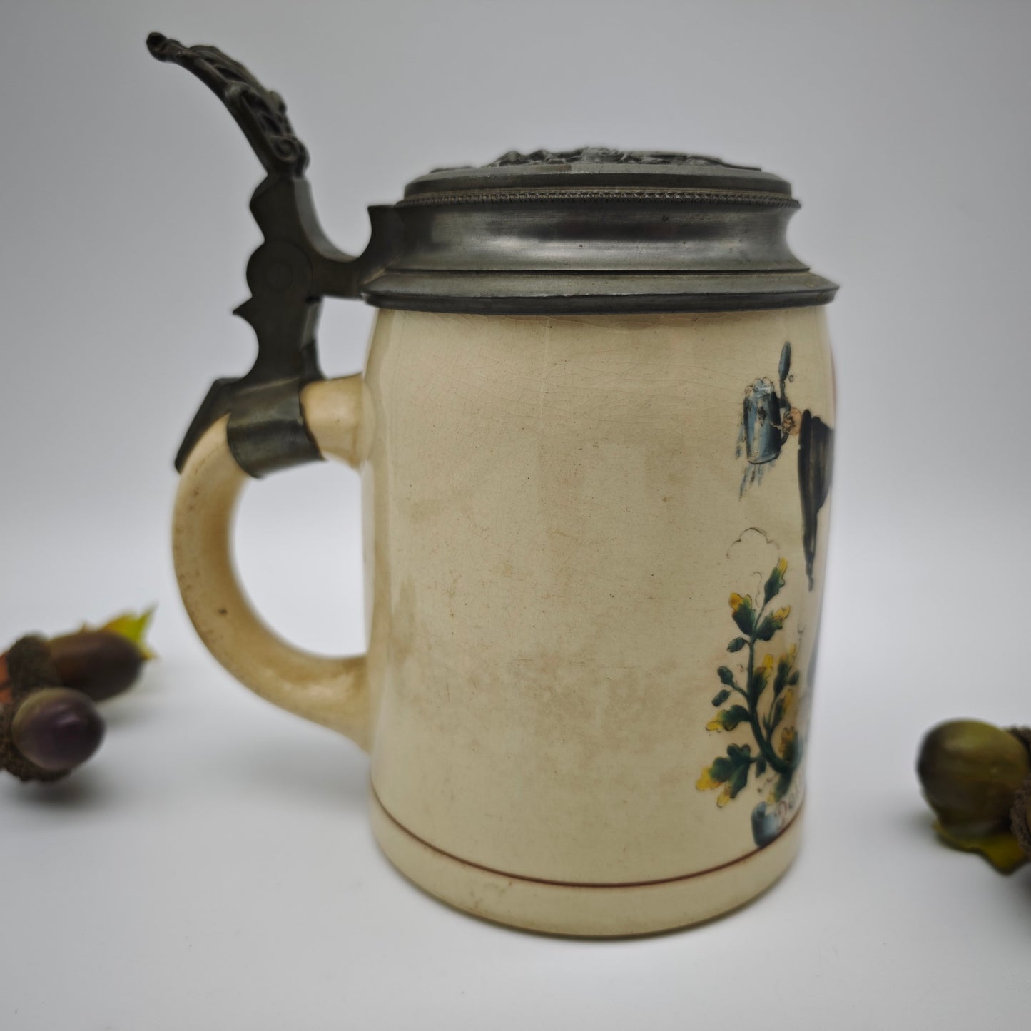 Antiker Bierkrug Münchner Kindl handbemalt Zinndeckel Monogramm JH