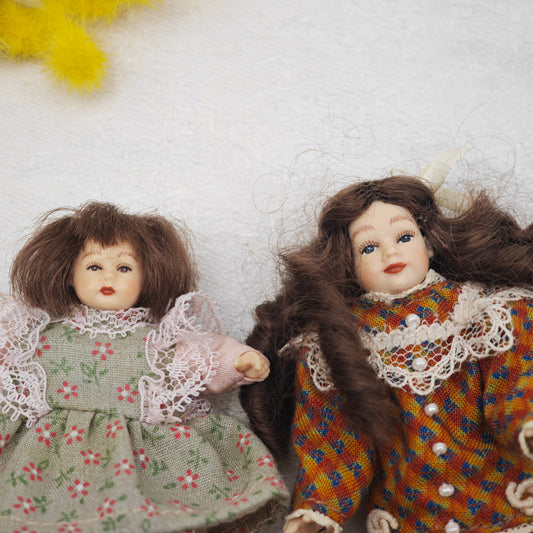 Heidi Ott Puppen Set 2 Mädchen Biegepuppen 10 cm und 6 cm Vintage Puppenhaus Sammler Miniatur Kleidung Diorama Dollhouse Dolls