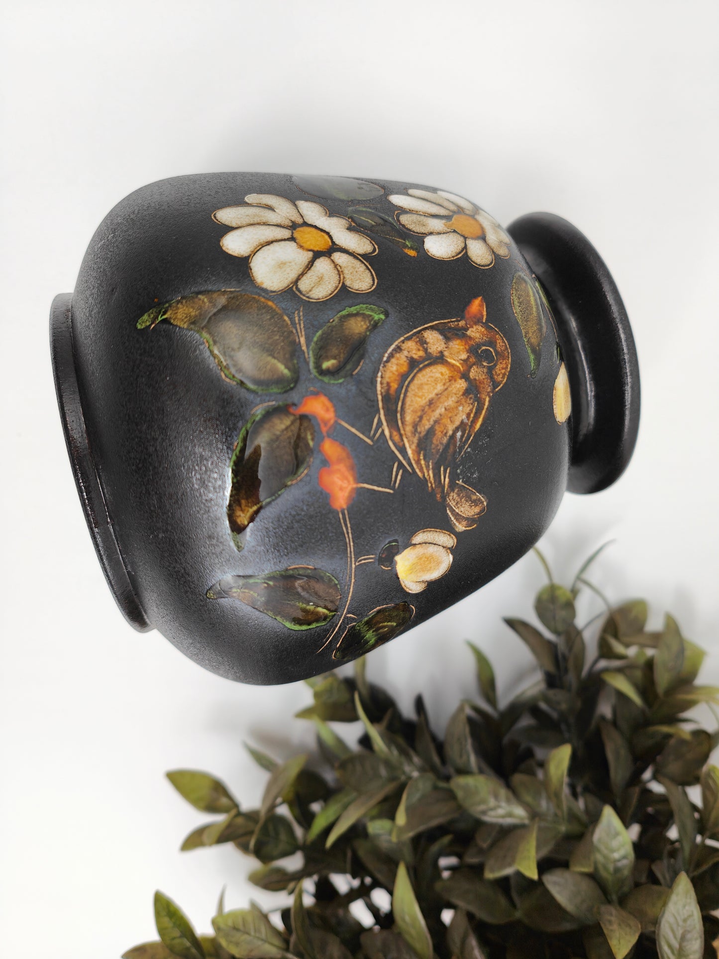Vase en poterie ouest-allemande, oiseau noir mat avec fleurs, glaçure brillante 307/15, vintage, style cottagecore, milieu du siècle, bohème, scandinave, hygge, années 60