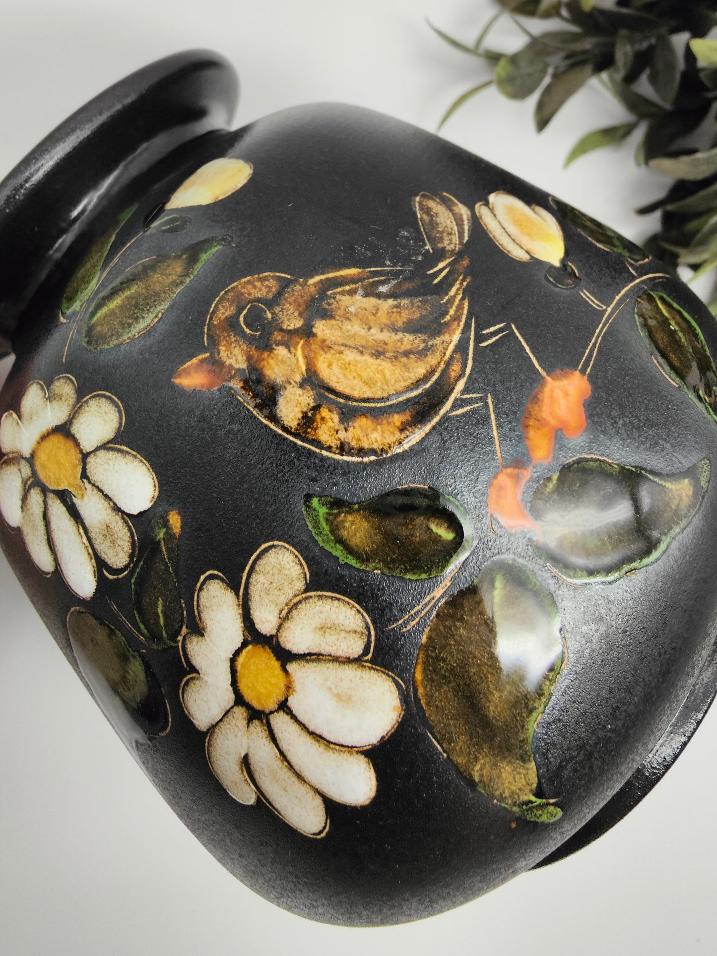 Vase en poterie ouest-allemande, oiseau noir mat avec fleurs, glaçure brillante 307/15, vintage, style cottagecore, milieu du siècle, bohème, scandinave, hygge, années 60