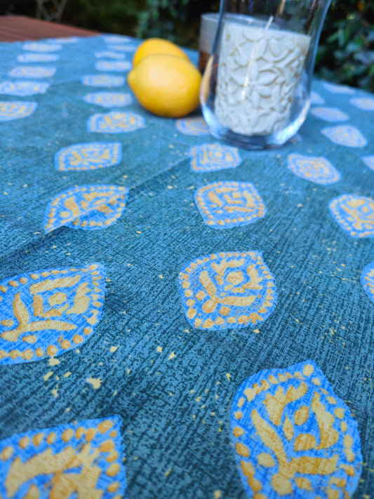 Nappe motif feuille carré bleu jaune chemin de table vintage coton paisley ornements extérieur été Inde France Orient Boho