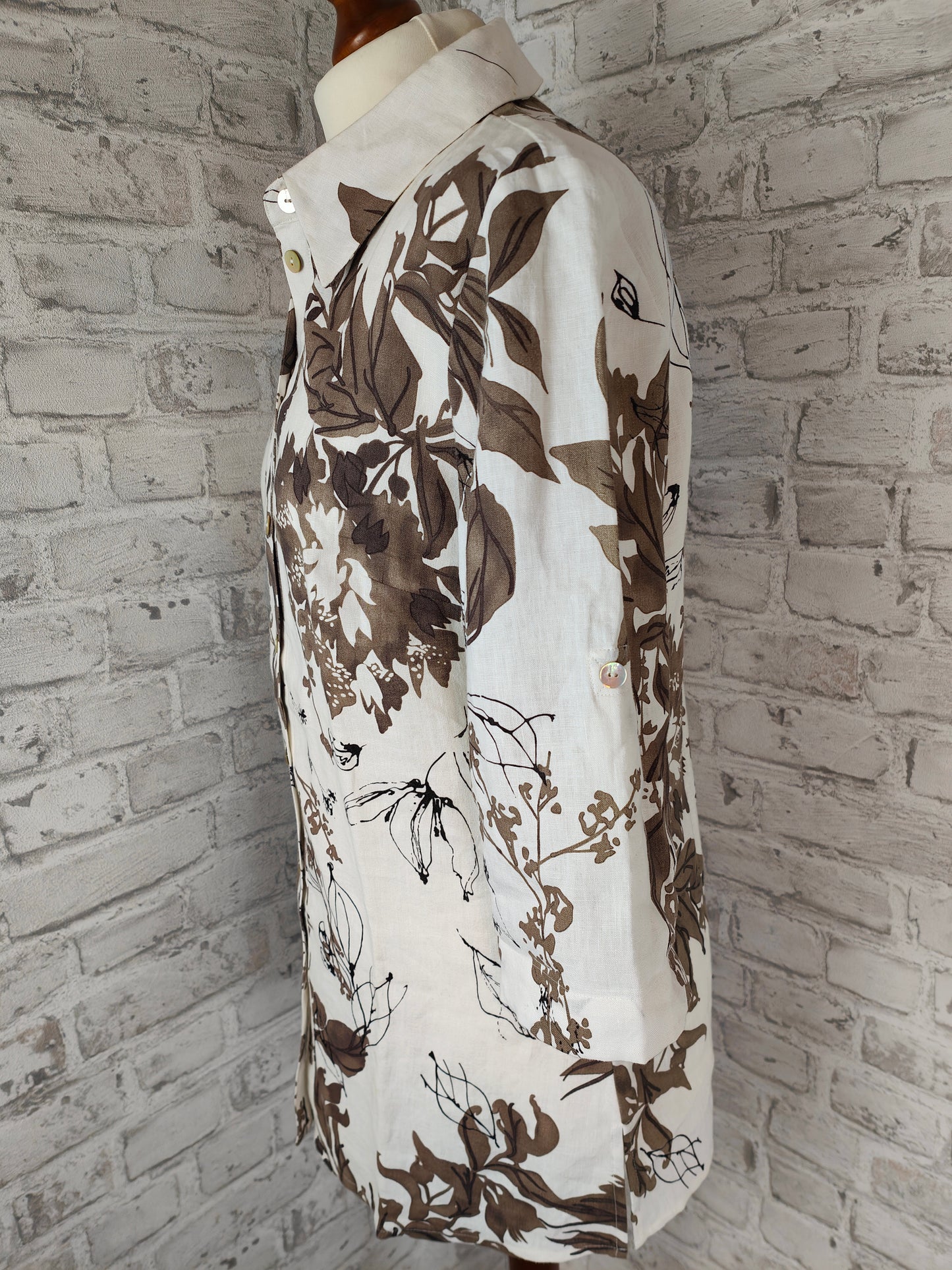 Ensemble 2 pièces chemisier et jupe en lin, élégant, boutons en nacre, motif feuilles, beige, blanc, gris, taupe, neutre, jupe midi, costume d'été