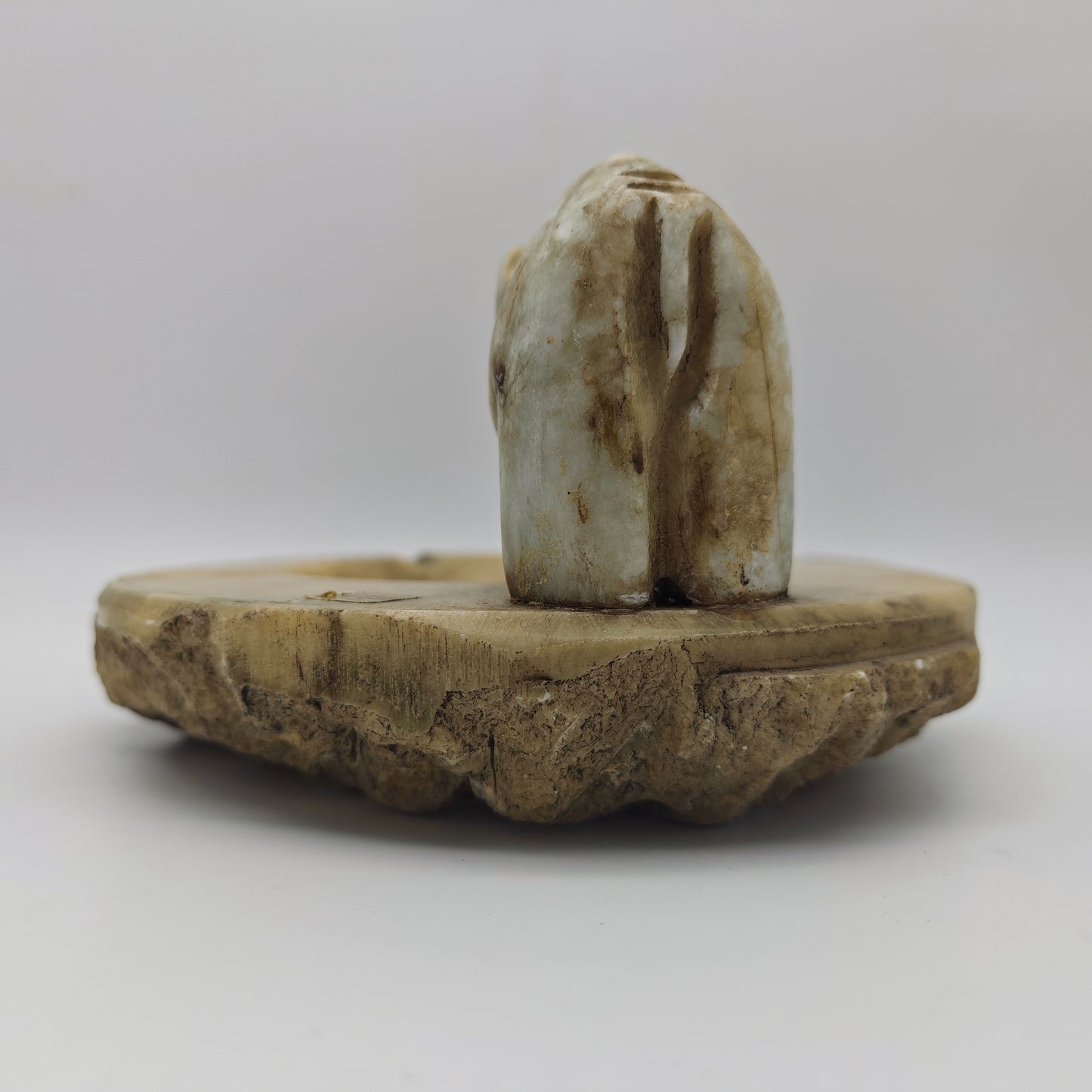 Cendrier en albâtre éléphant sculpté à la main Espagne vintage cigare massif style milieu du siècle pierre