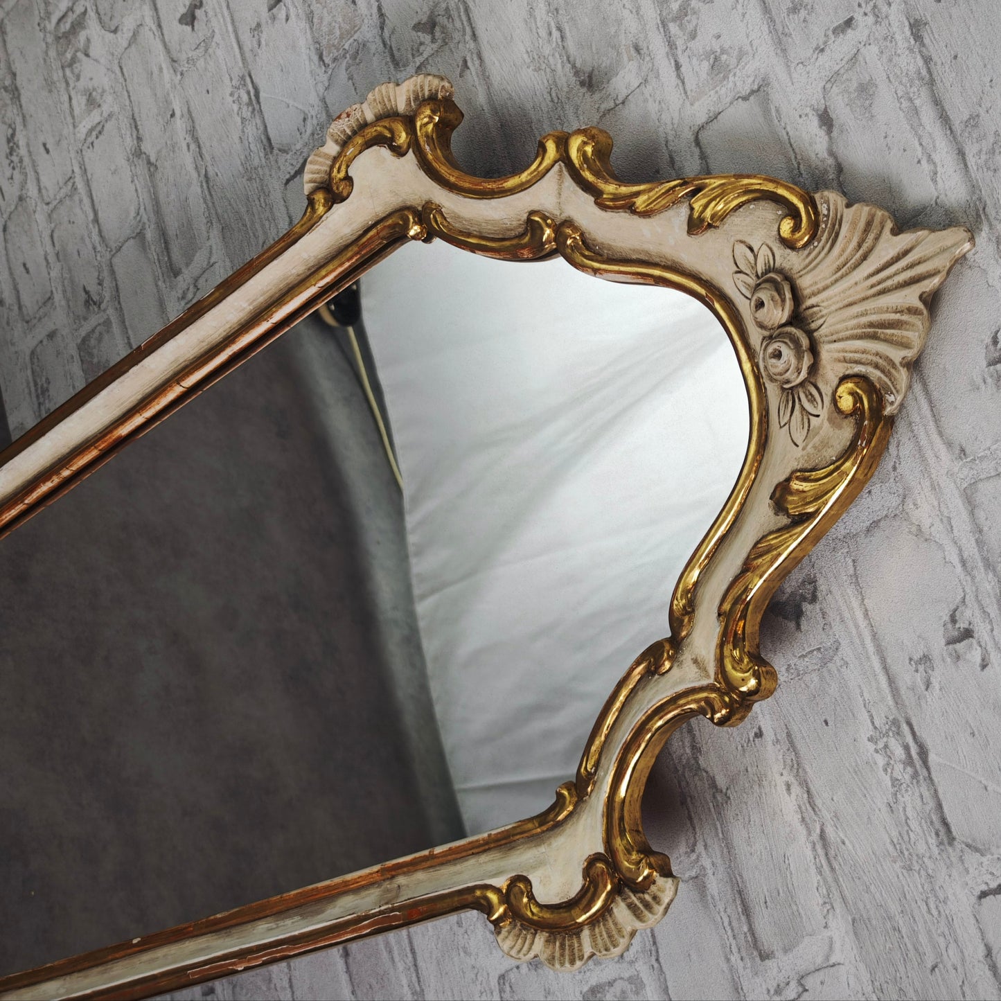 Miroir mural baroque blanc or sculpté roses 89x47 cm style shabby chic rococo vintage