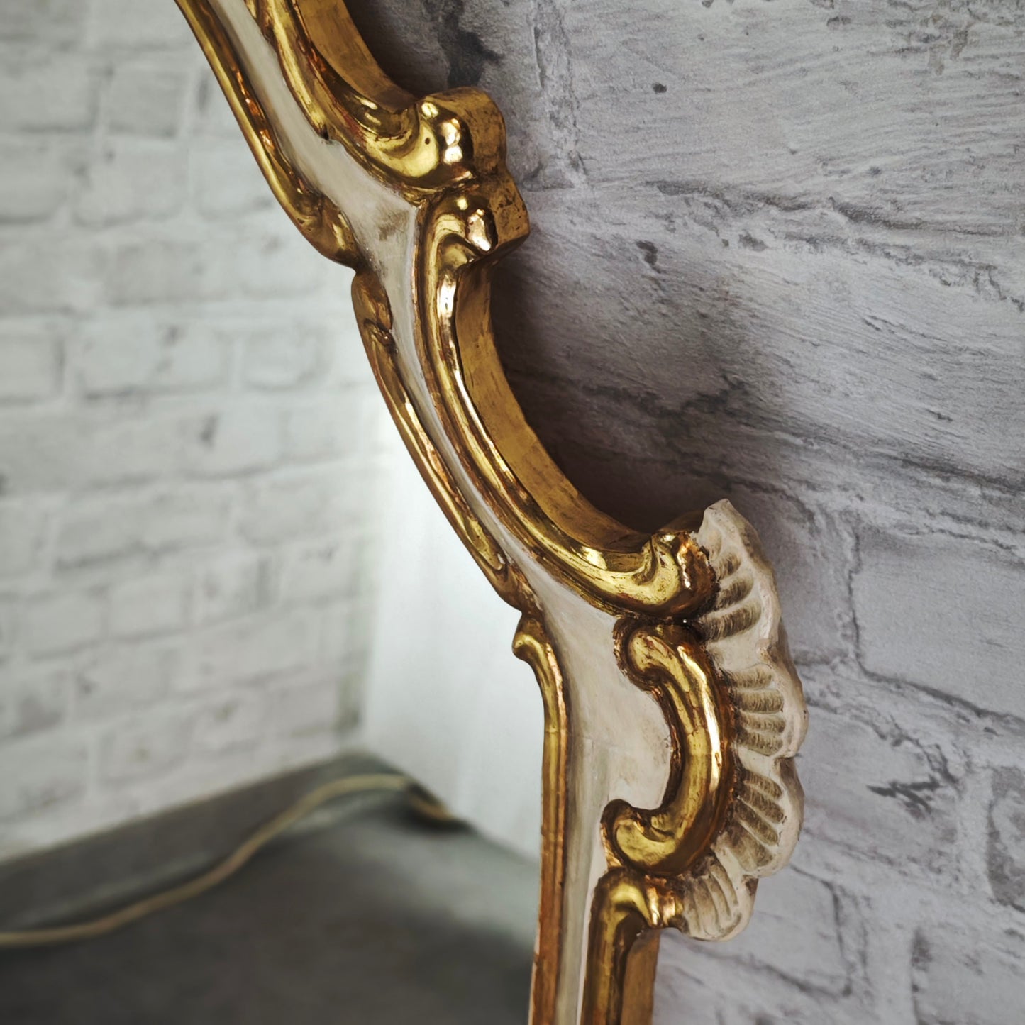 Miroir mural baroque blanc or sculpté roses 89x47 cm style shabby chic rococo vintage