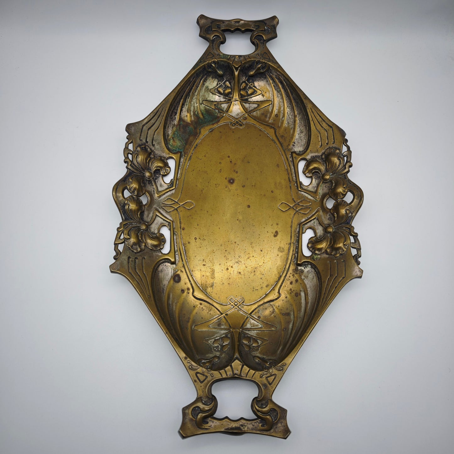 Art Nouveau bowl brass Quist Esslingen tray around 1900 floral lilies flower decoration ornaments breakthrough FWQE fruit bowl key tray