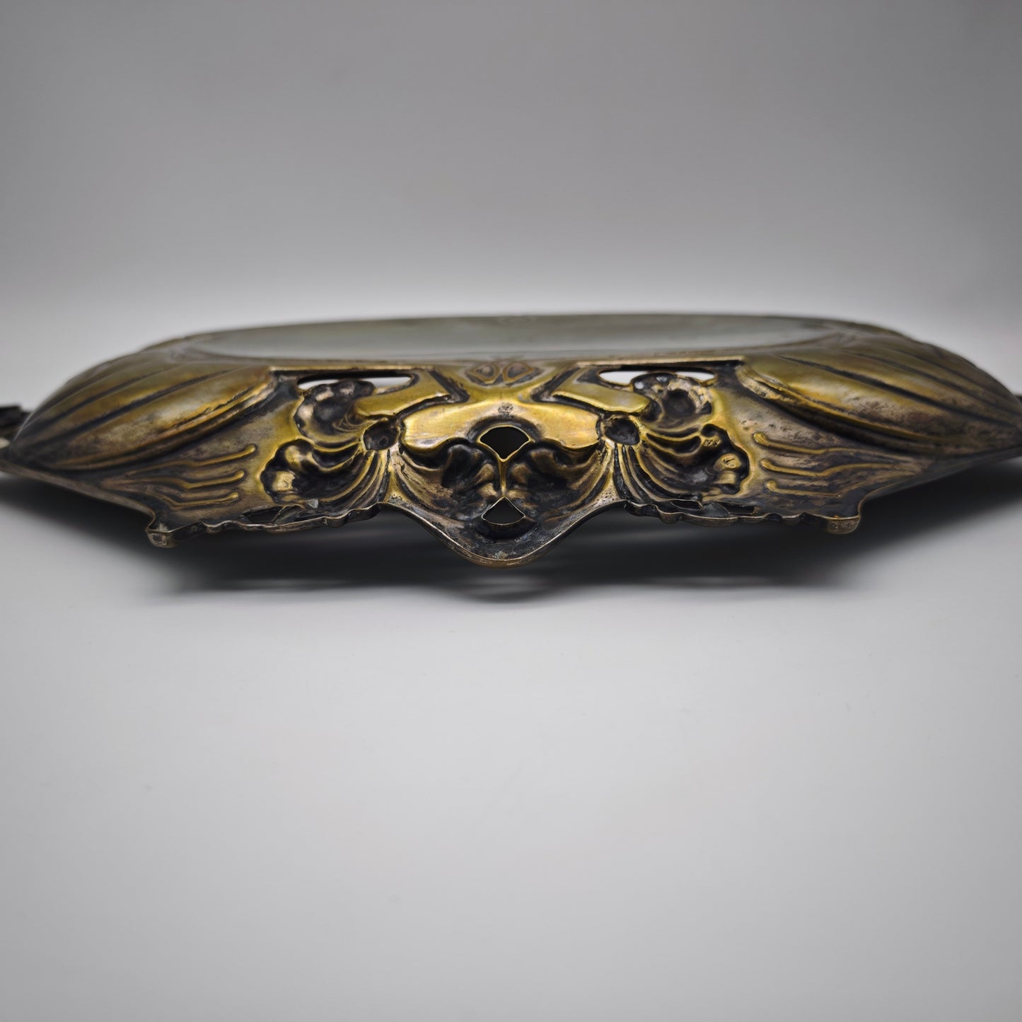 Art Nouveau bowl brass Quist Esslingen tray around 1900 floral lilies flower decoration ornaments breakthrough FWQE fruit bowl key tray