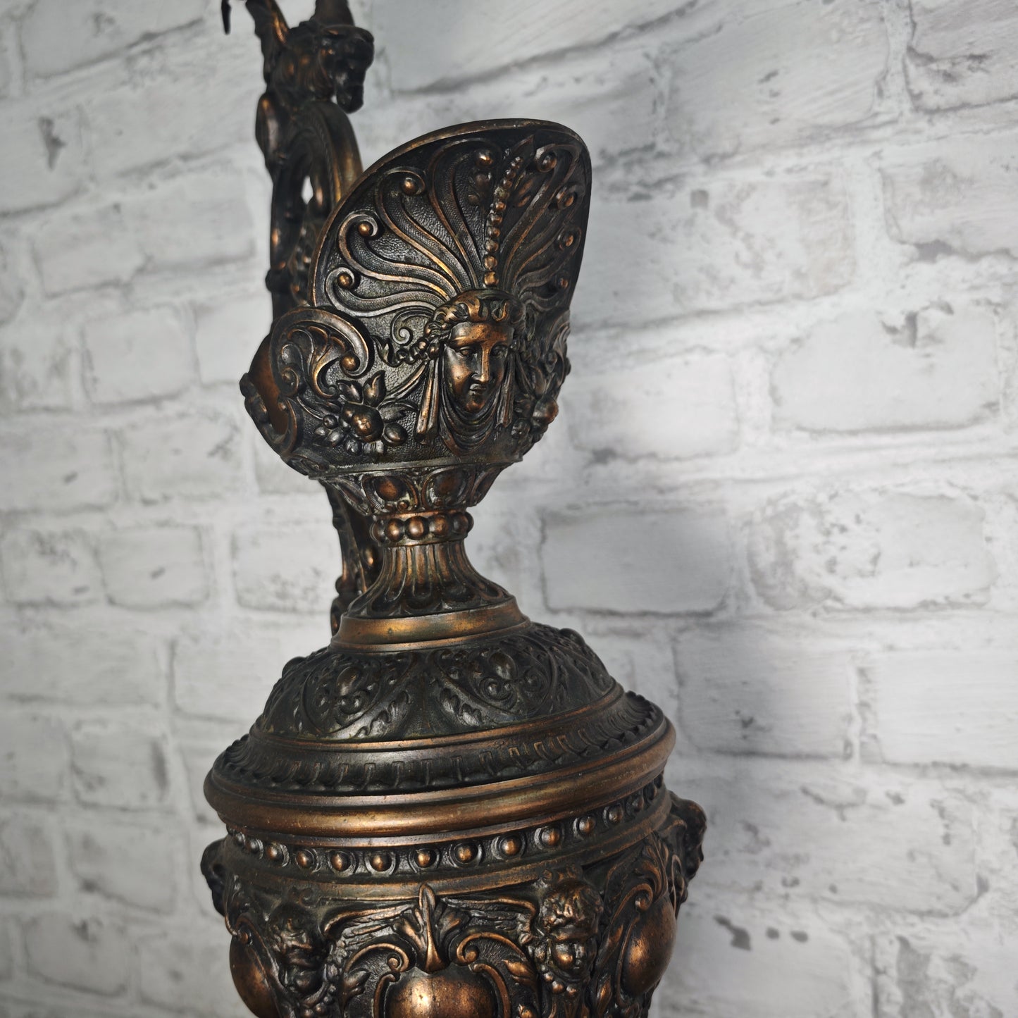 Drachen-Amphore Neorenaissance-Stil 56 cm Gargoyle Metallkanne Bronzeoptik Gothic Steampunk Academia