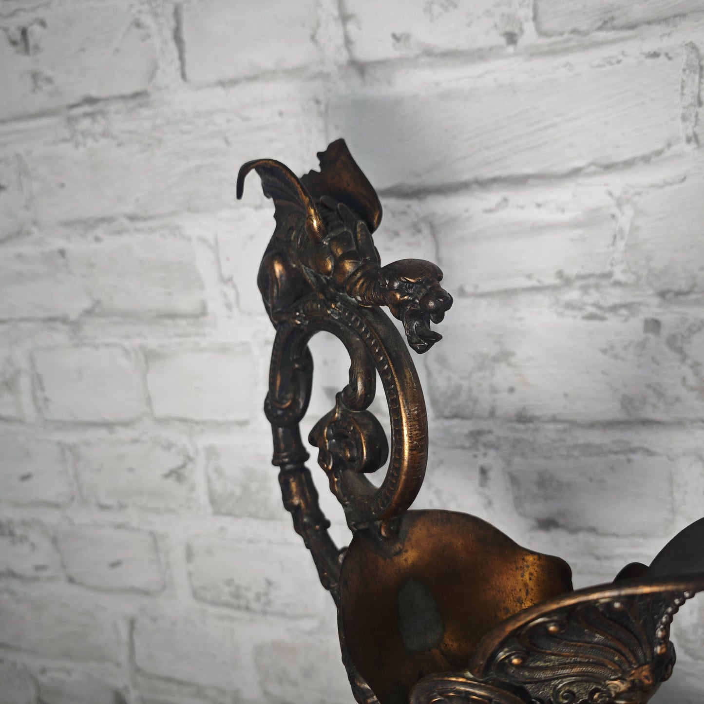 Drachen-Amphore Neorenaissance-Stil 56 cm Gargoyle Metallkanne Bronzeoptik Gothic Steampunk Academia