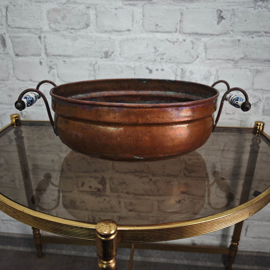 Antike Kupfer Jardiniere oval mit weißen blauen Keramikgriffen 40 cm Pflanzgefäß Vintage Deko