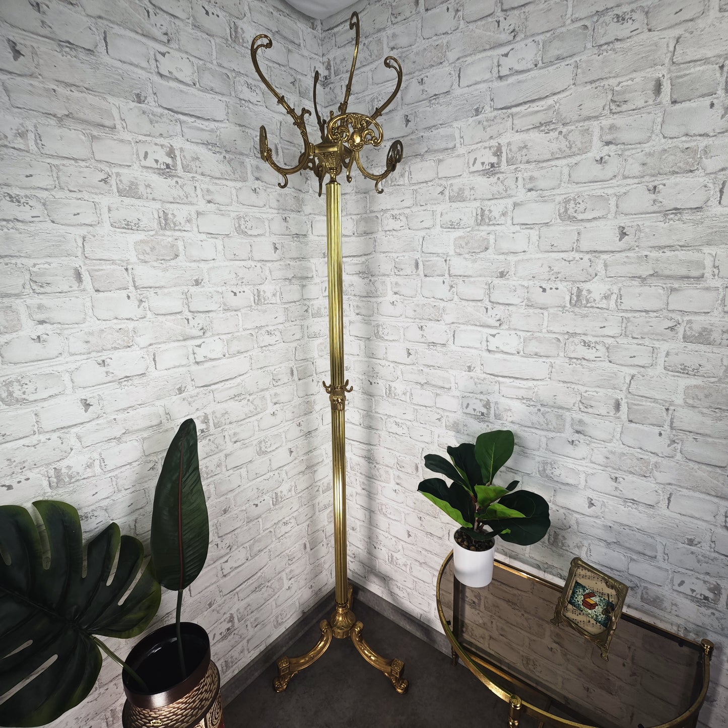 Garderobenständer Messing gold Hollywood Regency Stil Standgarderobe Grandmillenial Kleiderständer edel italienisch Vintage florentiner