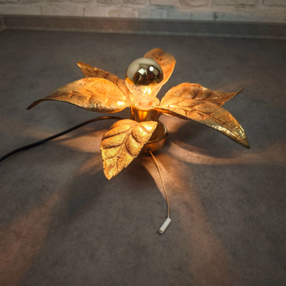 Applique murale vintage Massive 4963/01 lampe florale à feuilles d'or années 70 style Hollywood Regency feuilles en laiton belge
