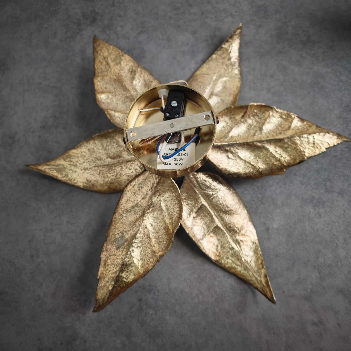 Applique murale vintage Massive 4963/01 lampe florale à feuilles d'or années 70 style Hollywood Regency feuilles en laiton belge