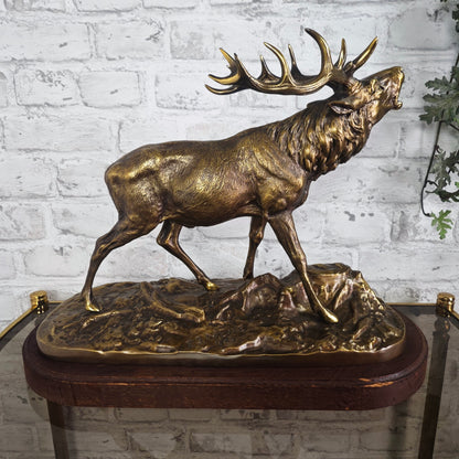 P.J. Mêne Bronzefigur Elch 1863 auf Holzsockel Tierbronze Jagdmotiv Skulptur Antik Dekoration Sammlerobjekt