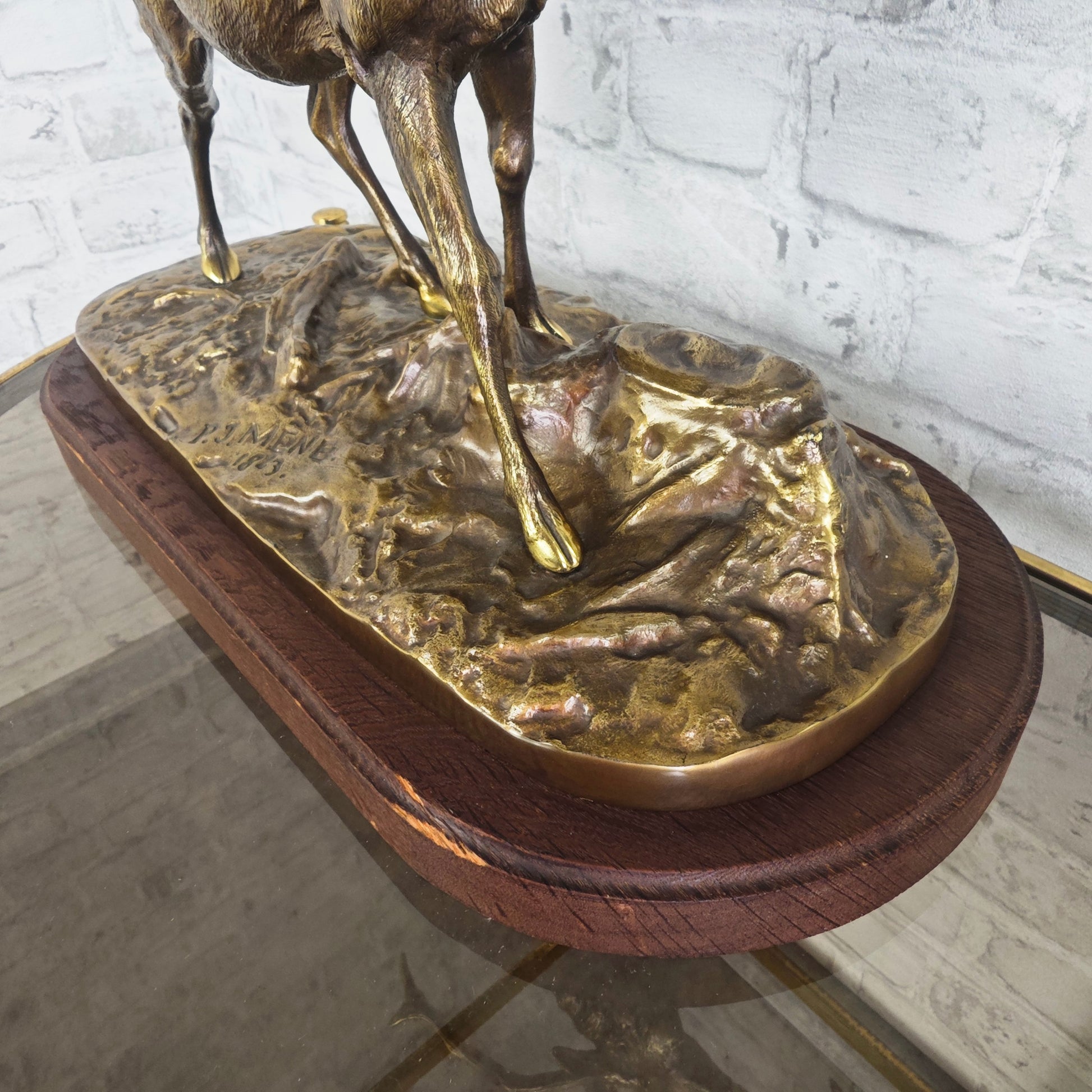 P.J. Mêne Bronzefigur Elch 1863 auf Holzsockel Tierbronze Jagdmotiv Skulptur Antik Dekoration Sammlerobjekt