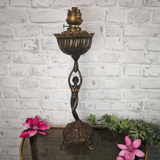 Petroleumlampe Bronze Figur Jugendstil Frau trägt Fackel Schale Royal Zanzara B.V.