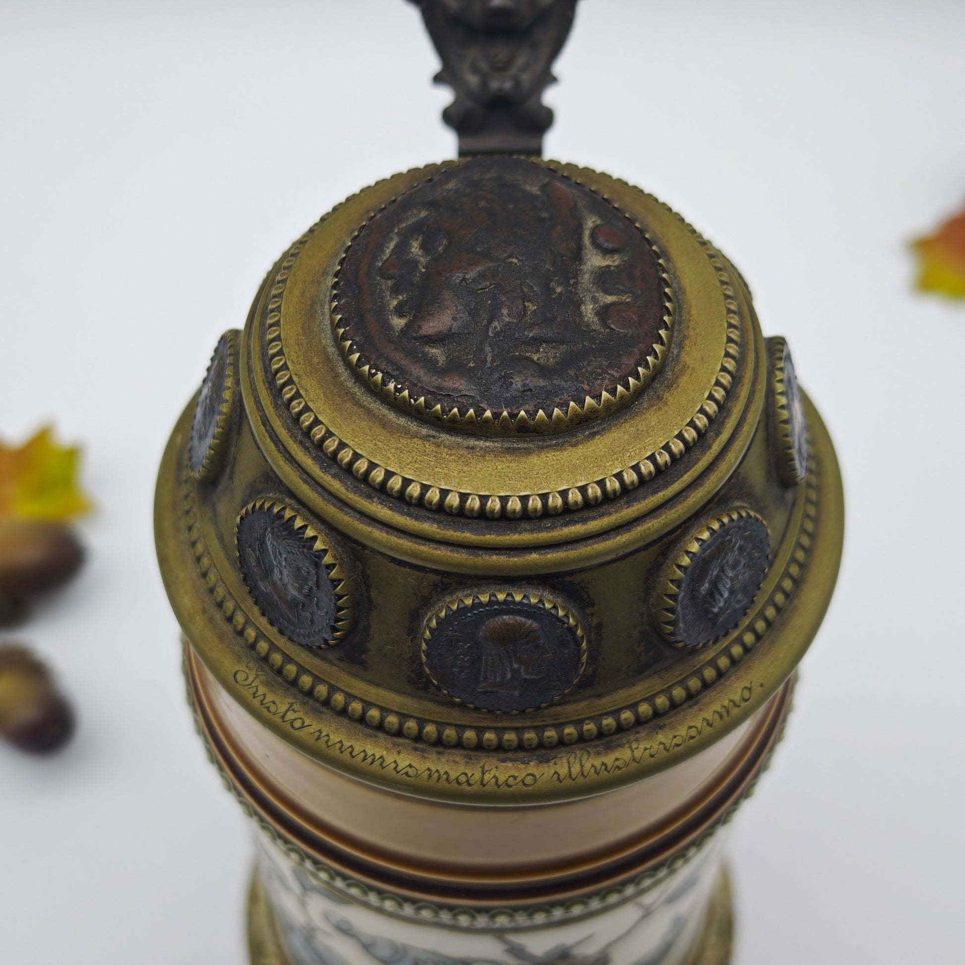 Villeroy & Boch Mettlach Bierkrug 1396 Bacchusmotiv Putti Jugendstil Keramik Reliefkrug Bierstein