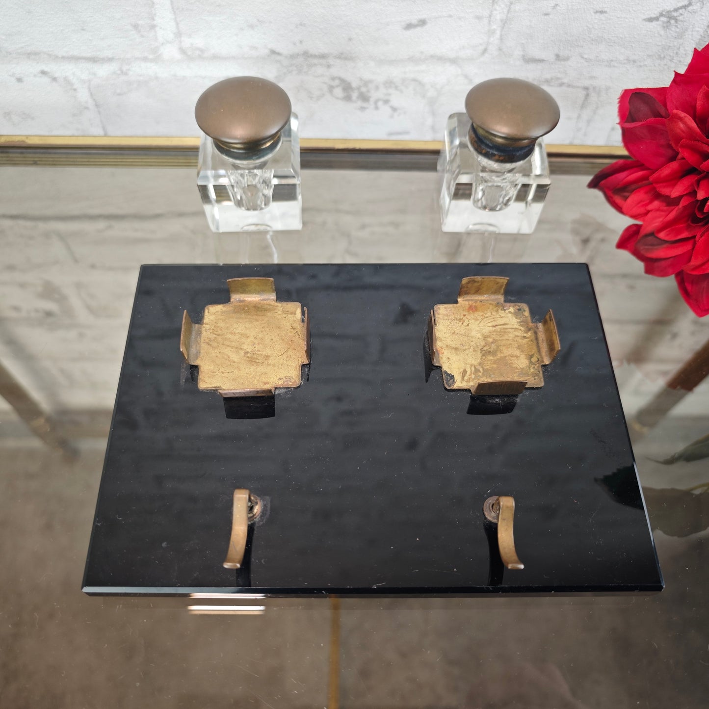 Schreibtischset Tintenfass Füllerhalter Glas Messing auf schwarzem Steinsockel Vintage Schreibgarnitur