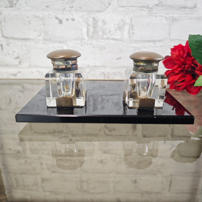 Schreibtischset Tintenfass Füllerhalter Glas Messing auf schwarzem Steinsockel Vintage Schreibgarnitur