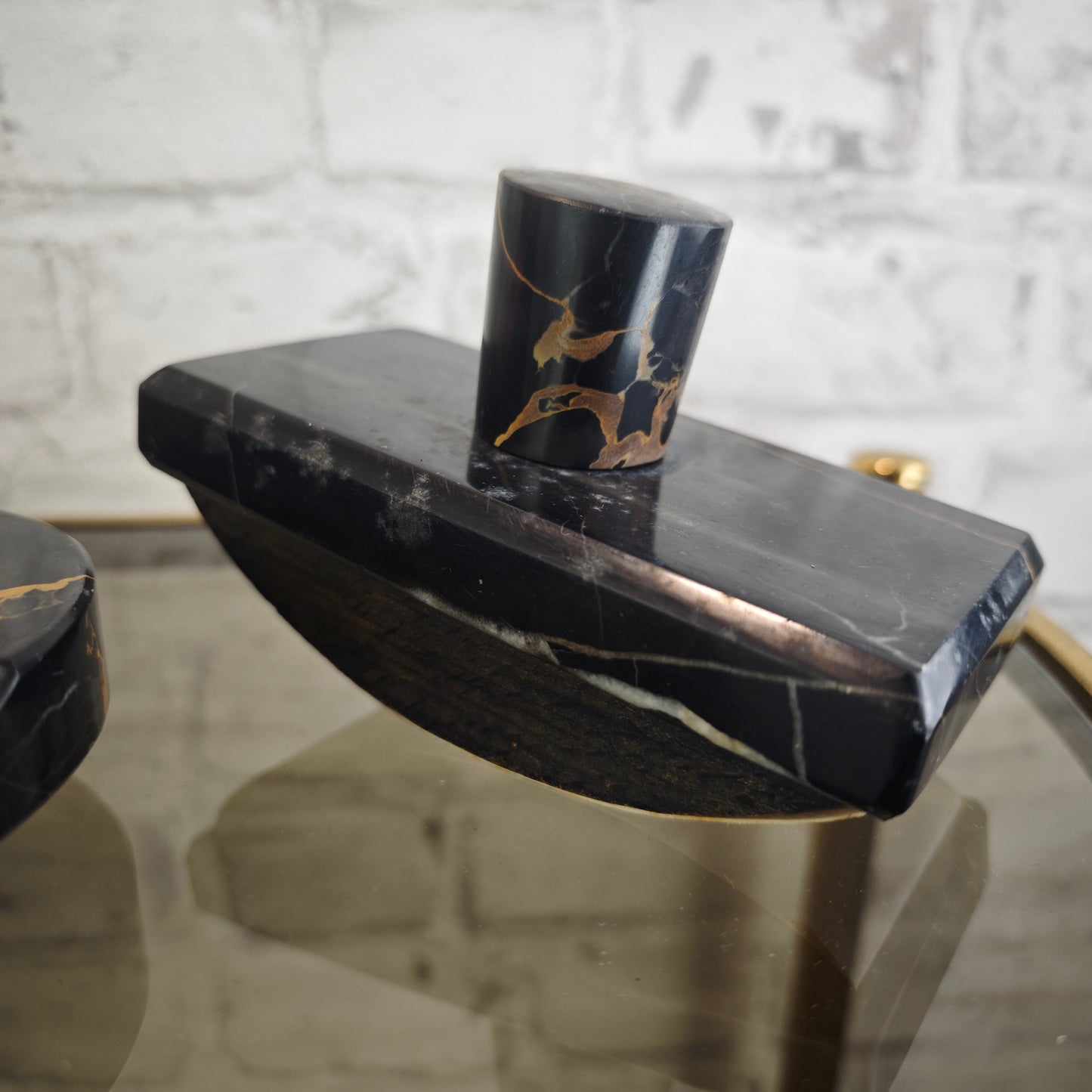 Art Deco Tintenfass Schreibtischset Marmor schwarz mit Löschwiege Glastintenfässer Vintage Schreibtischgarnitur