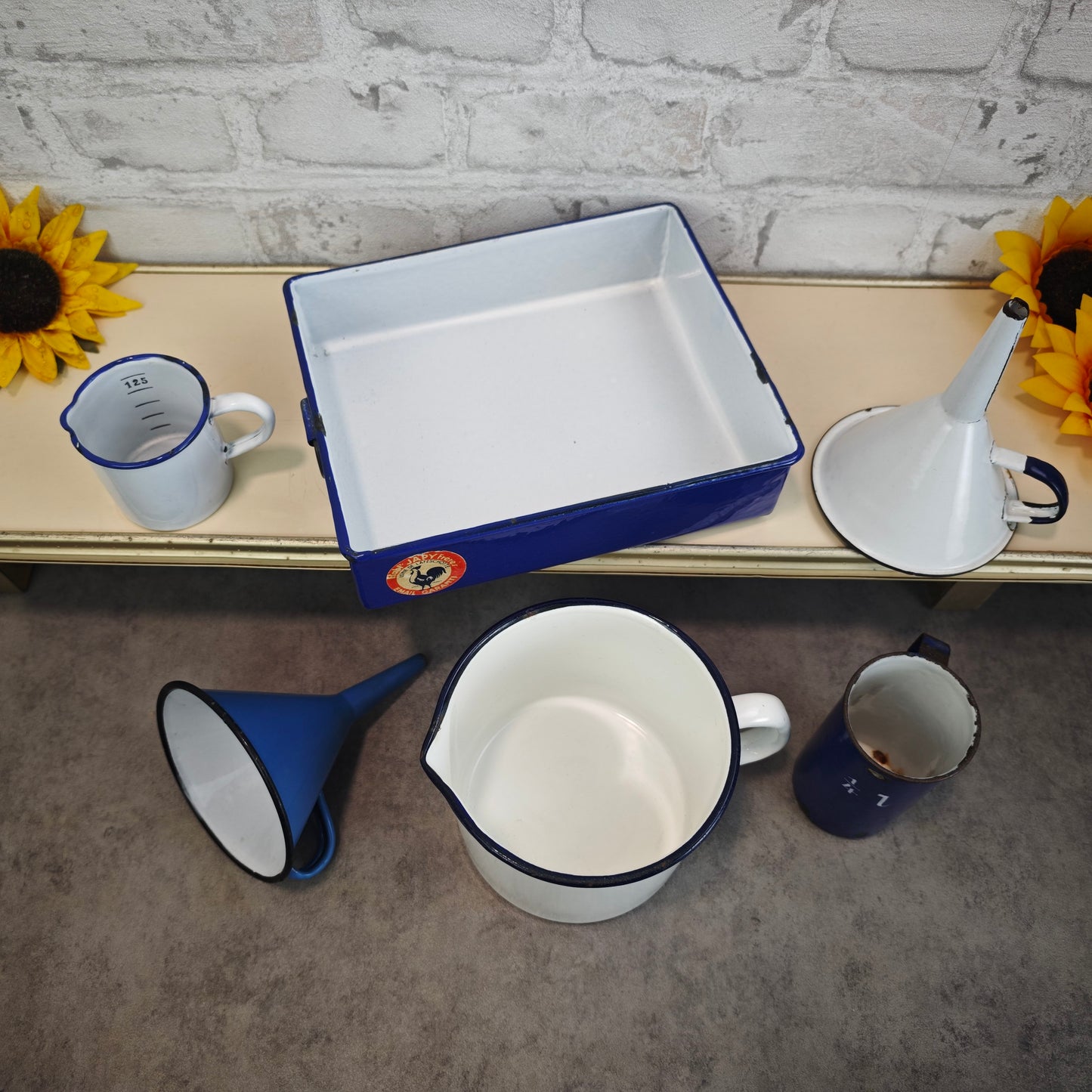 Emaille Set 6 Teile Blau Weiß Vintage Japy-Frères 1920er 1930er Landhaus Küche Backform Trichter Messbecher