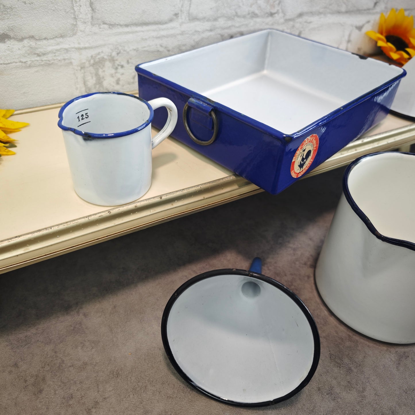 Emaille Set 6 Teile Blau Weiß Vintage Japy-Frères 1920er 1930er Landhaus Küche Backform Trichter Messbecher