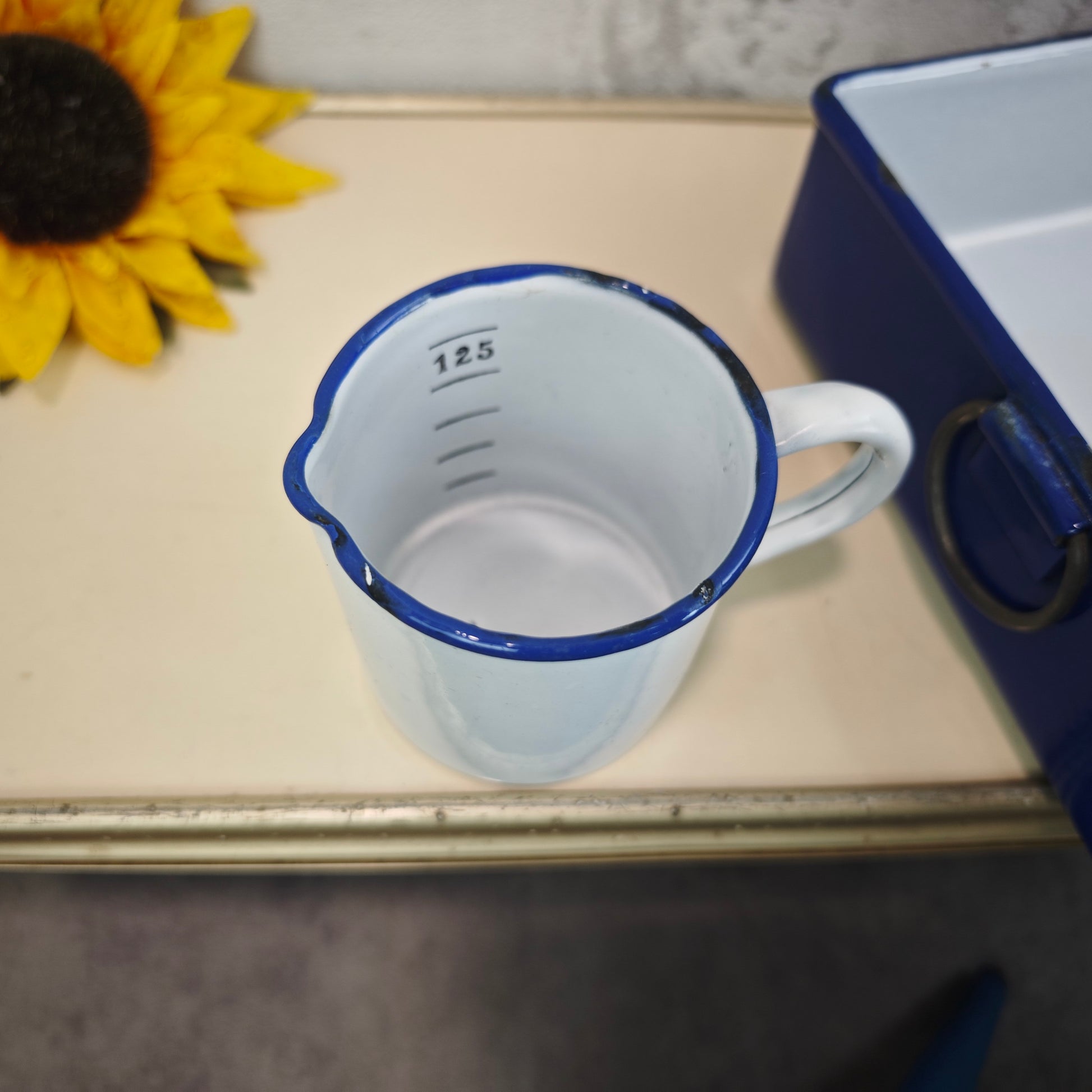 Emaille Set 6 Teile Blau Weiß Vintage Japy-Frères 1920er 1930er Landhaus Küche Backform Trichter Messbecher