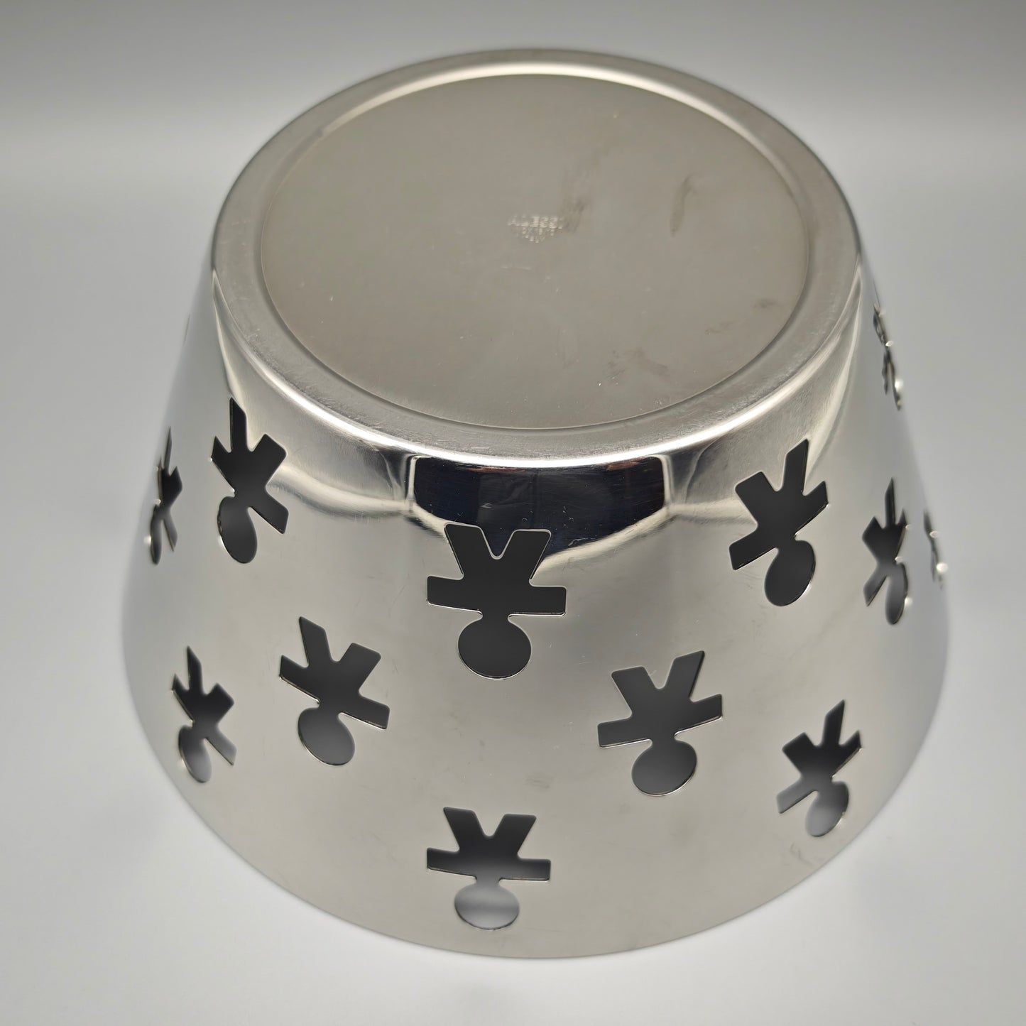 Alessi Girotondo Obstschale King Kong silber perforiert Edelstahl 23cm Vintage Design