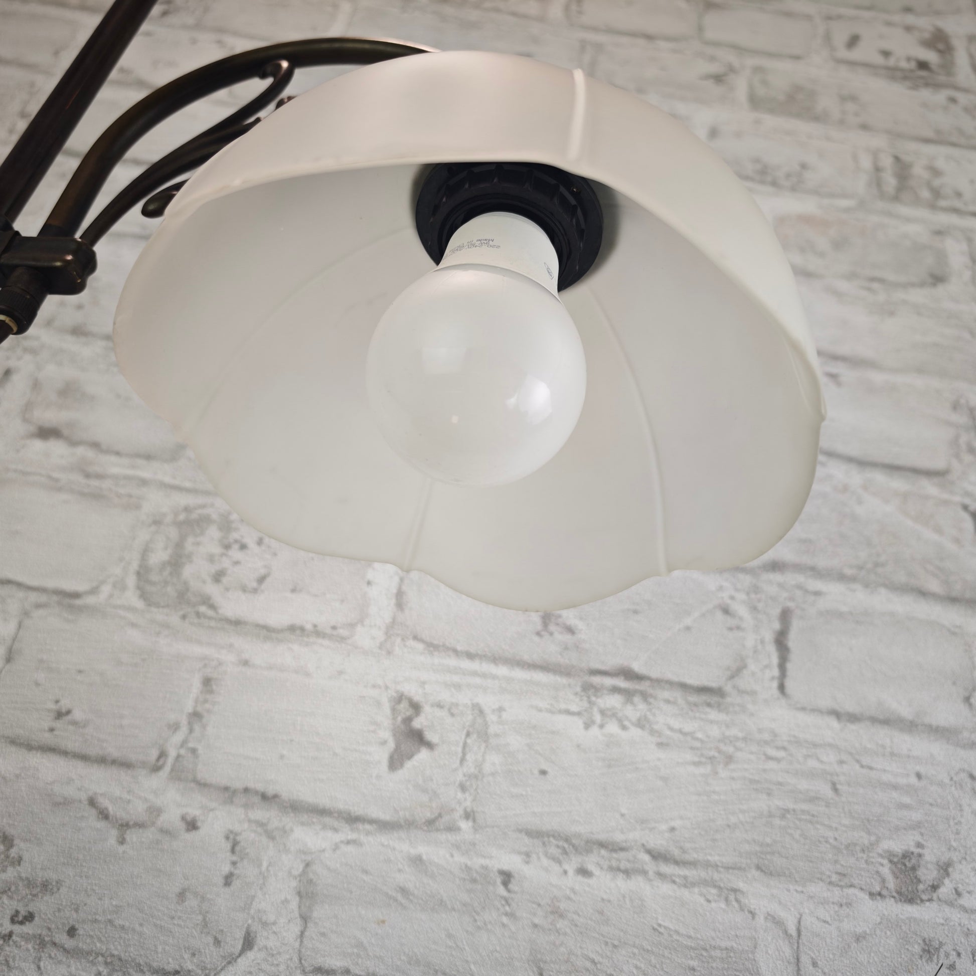 Jugendstil Tischlampe Casablanca West Germany Messing bronze höhenverstellbar mit mattem Glasschirm Blütenform ca 56 cm Vintage Lampe