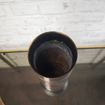 Massive Kupfervase 1960er Mid-Century Modern Relief Sonne Sterne 33,5 cm schwere Vase patiniert Vintage Dekovase