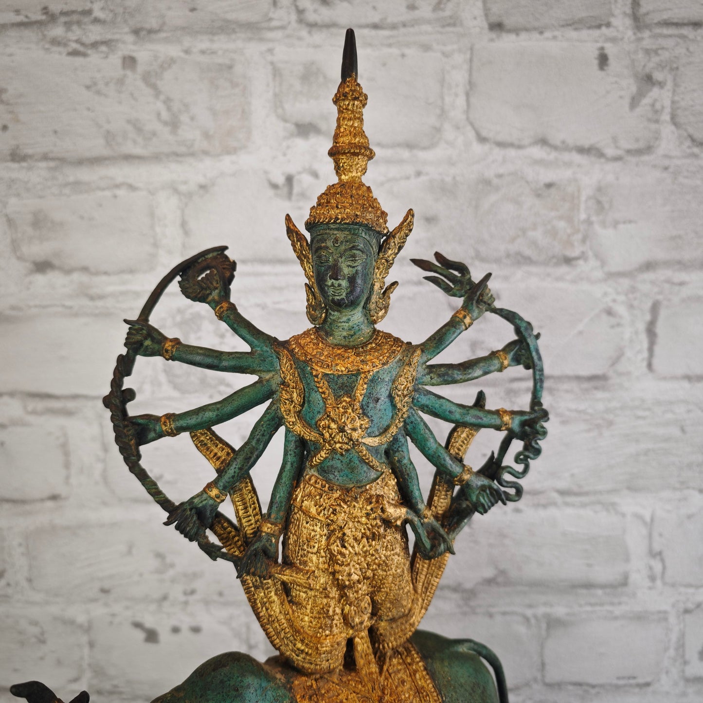 Shiva Nandi Bronze Statue 44 cm grün gold Patina | traditionelle hinduistische Darstellung | schwere Figur aus Indien