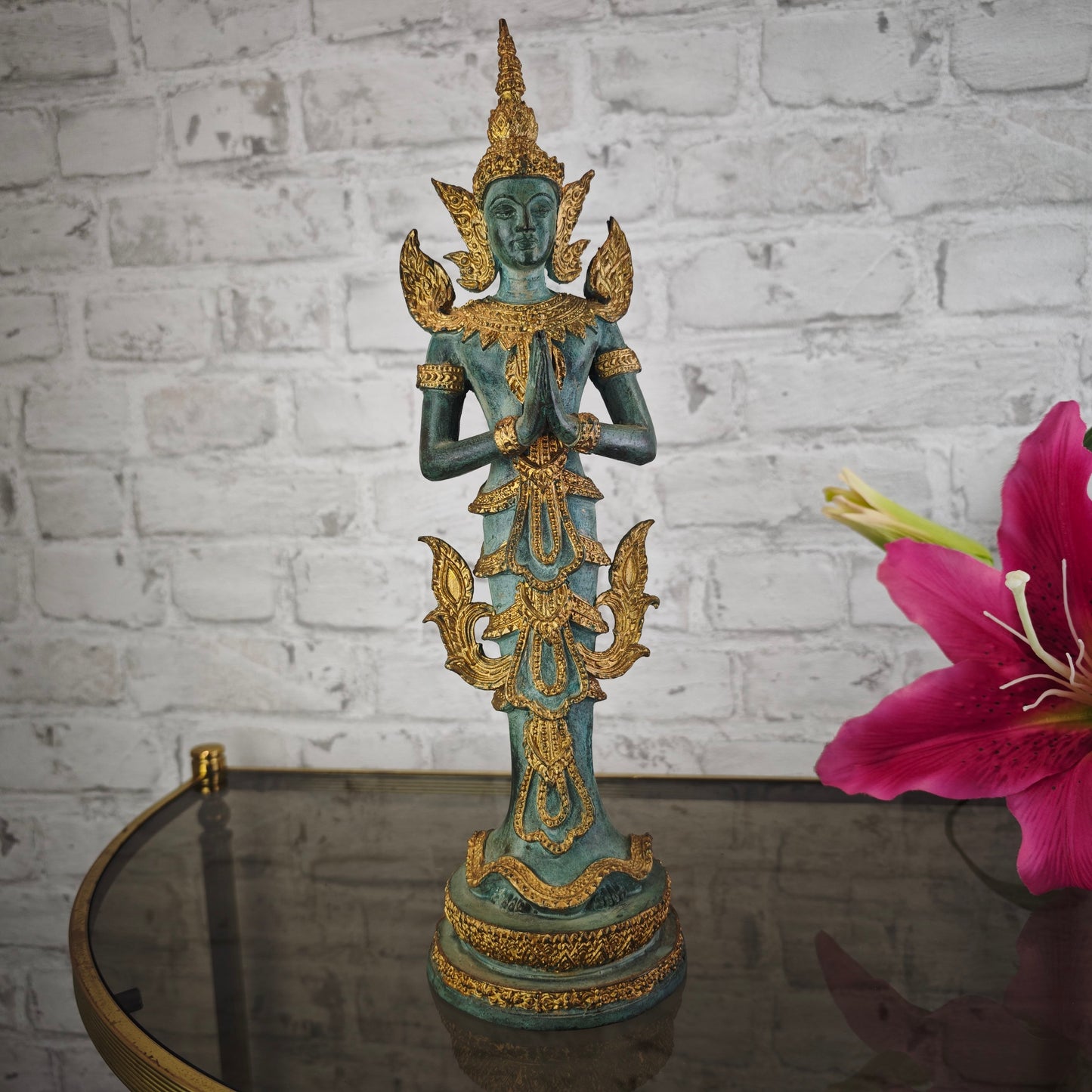 Thai Thepphanom Figur Bronze Patina 38 cm Messingguss stehende Deva Anjali Mudra Tempelwächter Statue Meditationsraum Yoga Deko