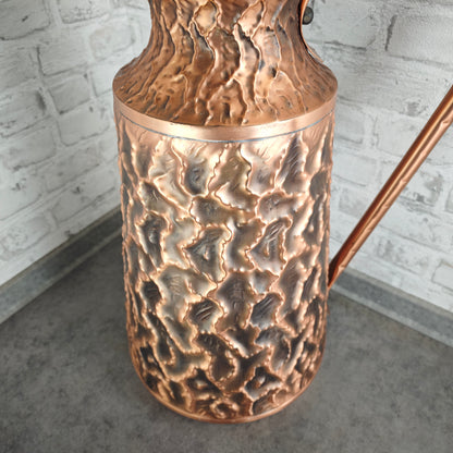 Große gehämmerte Kupfervase Hammerstruktur 61 cm Midcentury Maximalismus Loft Deko Metallvase Kupferkrug Relief Strukturvase Vintage