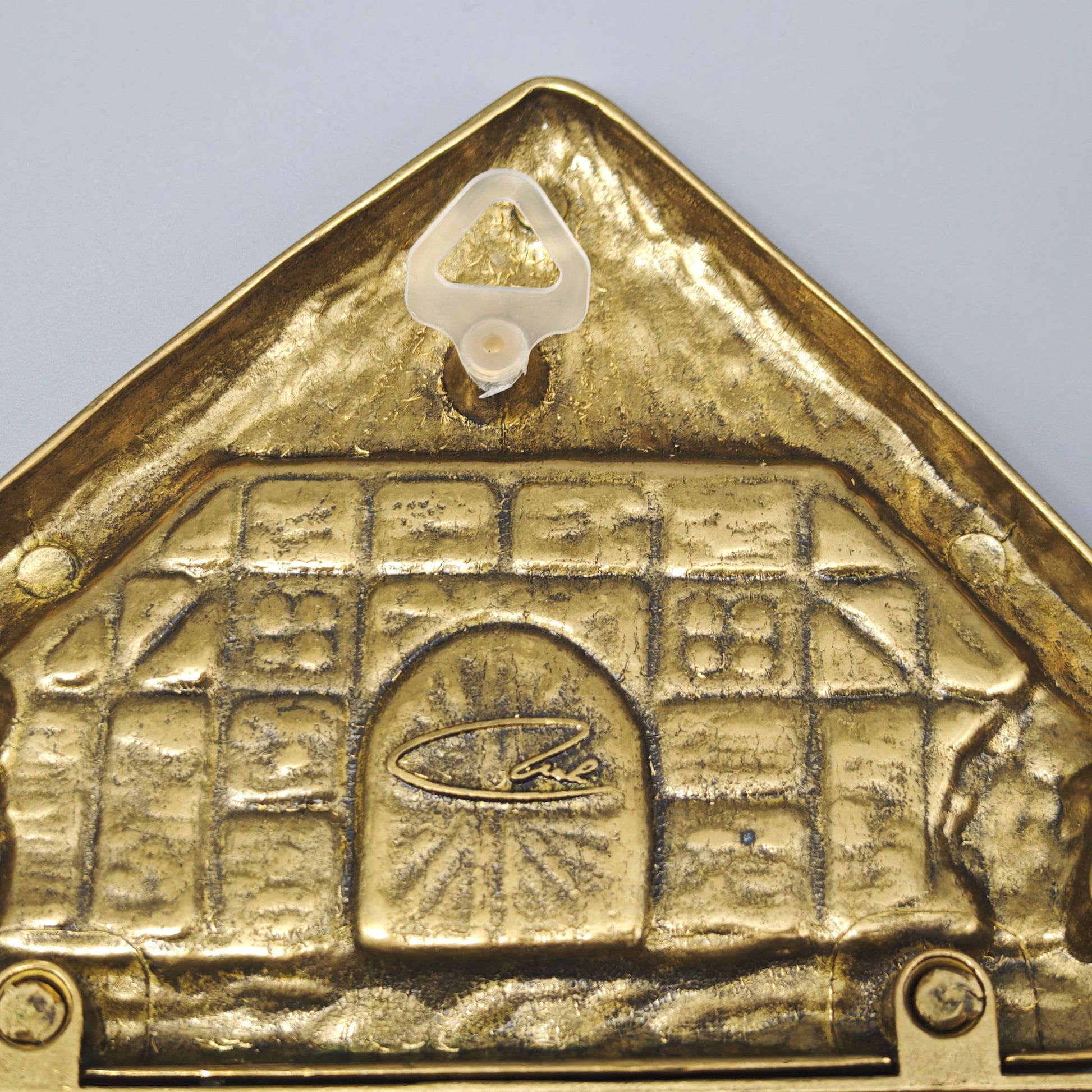 Messing Schlüsselbrett mit Reetdachhaus Motiv Hakenleiste Landhaus Stil Wanddeko 20 cm Vintage