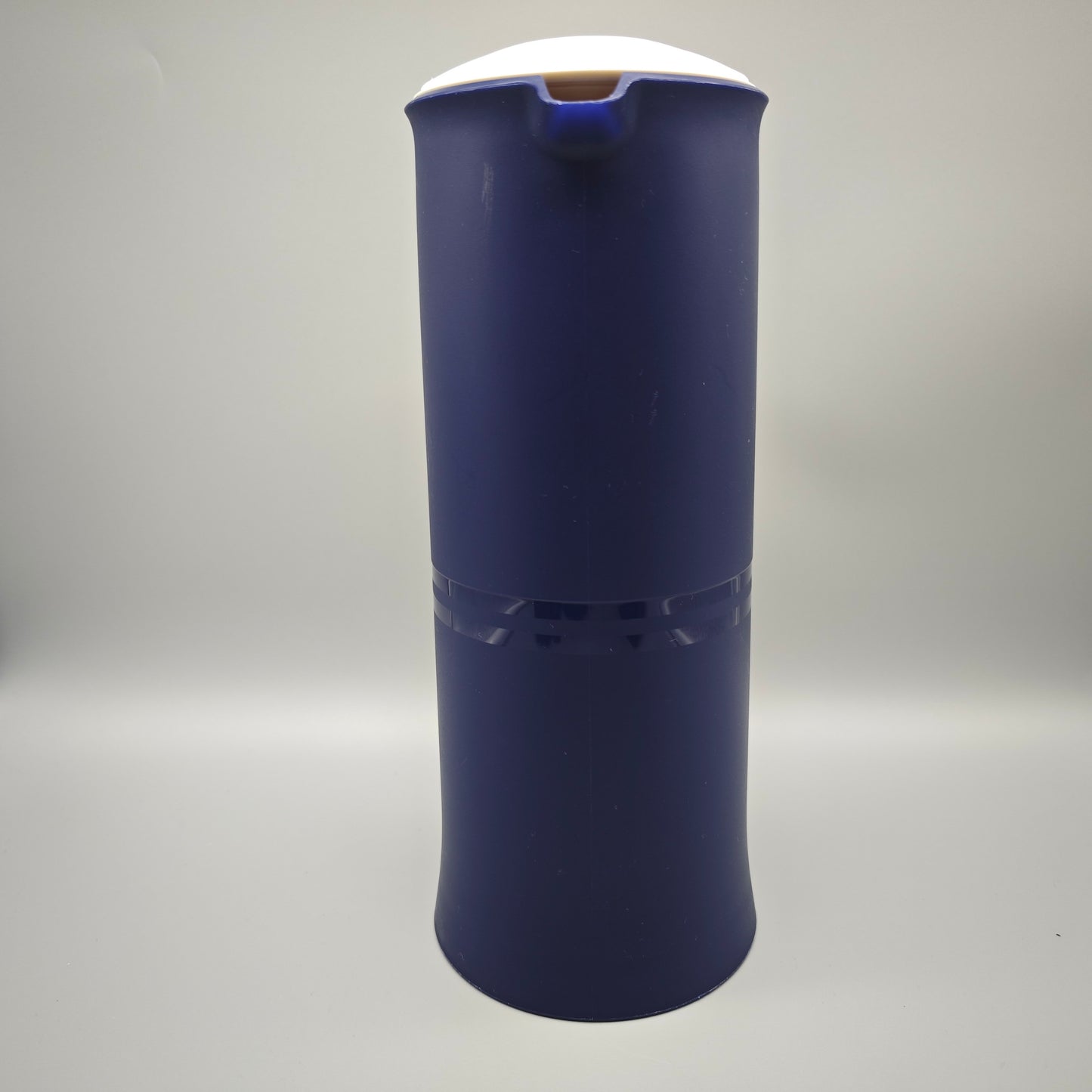 Tupperware Thermowächter 1L Kaffeekanne blau weiß Isolierkanne mit Druckverschluss Kunststoff Vintage Küchenaccessoire