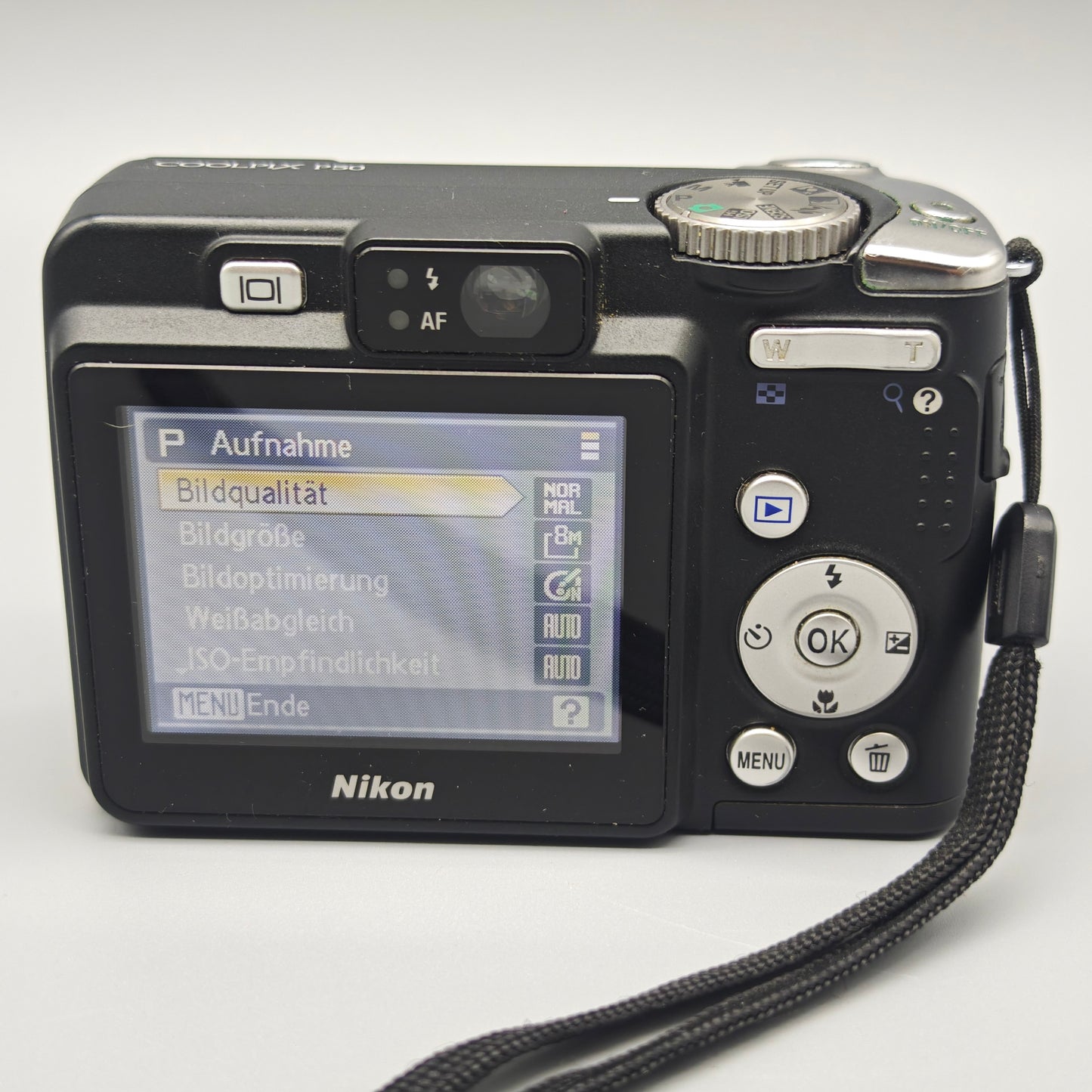 Nikon Coolpix P50 Digitalkamera 8,1 MP mit Tasche 4,7–17 mm Nikkor 3,6x Zoom
