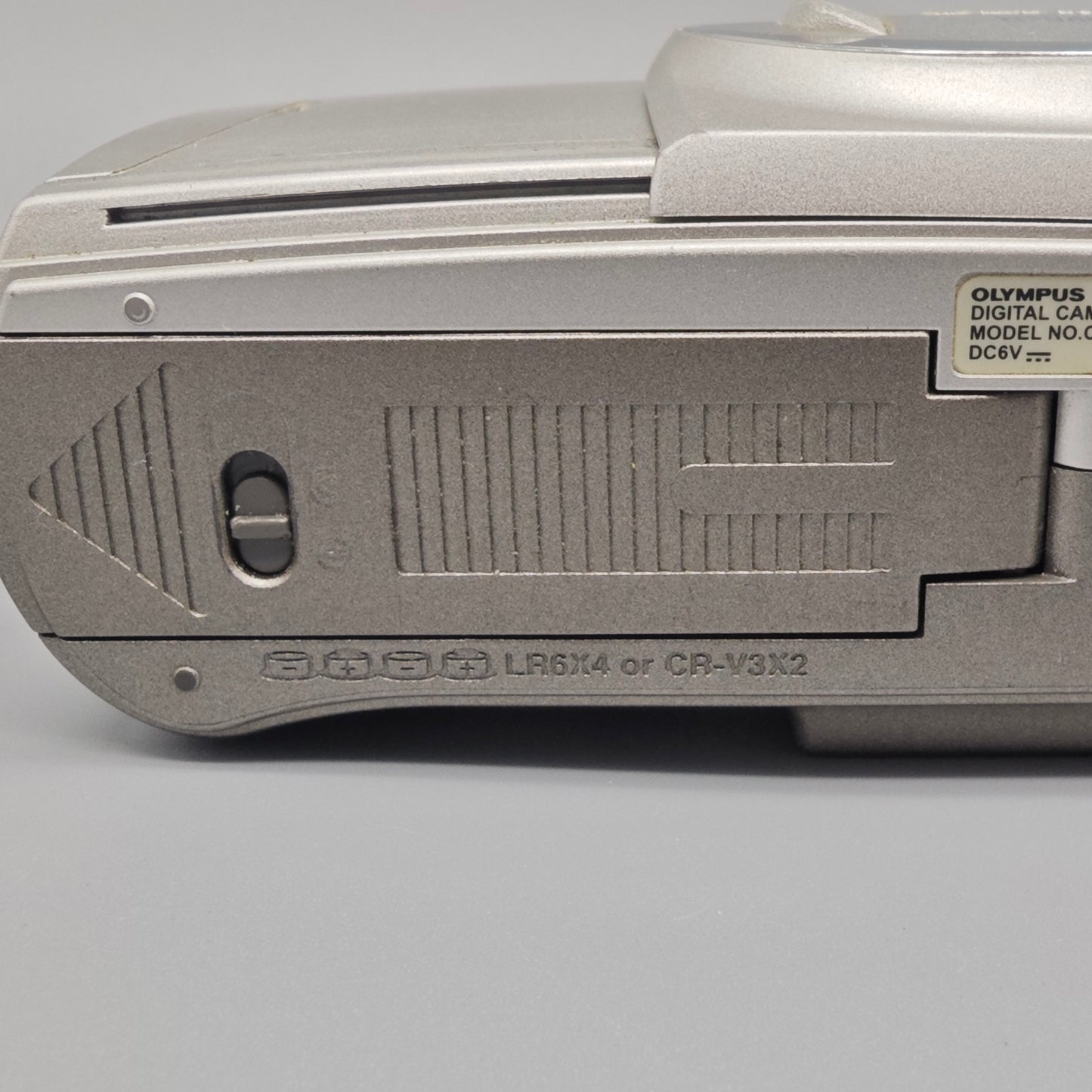 Olympus C 300 Zoom Digital Kamera Silber 3 MP Vintage Digicam mit Tasche und SmartMedia Karten