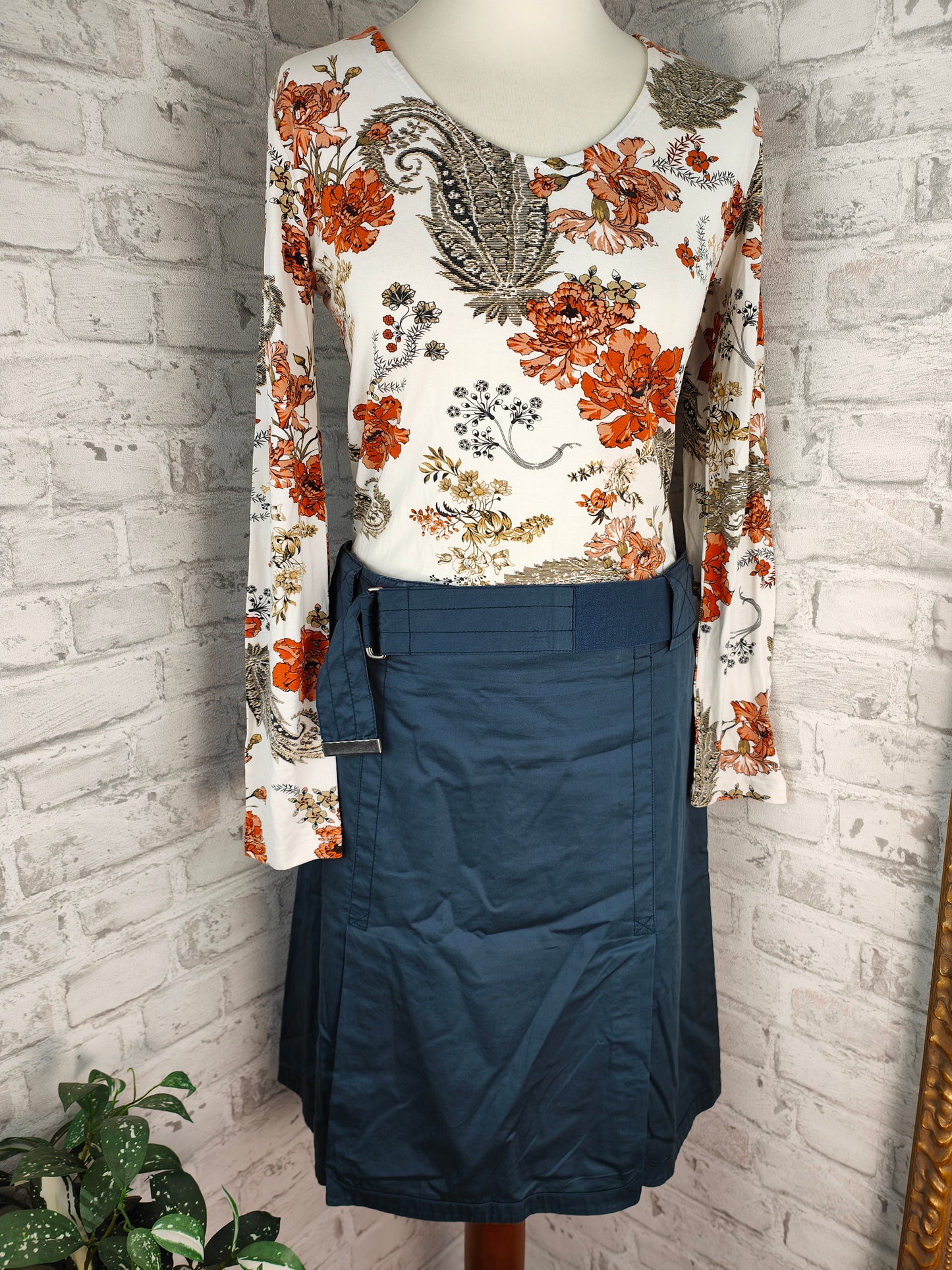 2-piece outfit set style bundle midi skirt A-line with belt dark blue &amp; long-sleeved top white orange allover floral pattern paisley outfit skirt top clothing combination