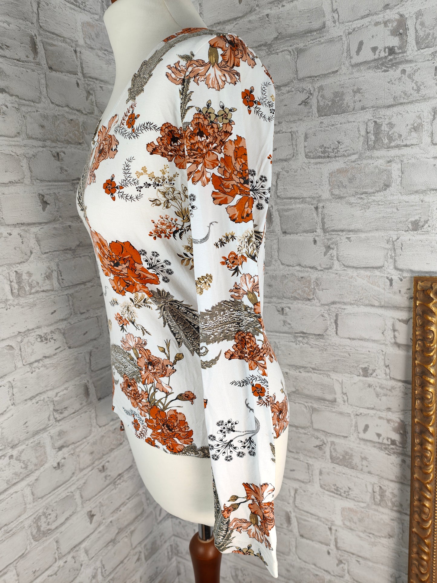 2-piece outfit set style bundle midi skirt A-line with belt dark blue &amp; long-sleeved top white orange allover floral pattern paisley outfit skirt top clothing combination