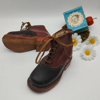 Chaussures anciennes en cuir pour enfants avec semelle en bois, laçage marron et noir, 1939, chaussures de poupée, bottes à lacets, nostalgie, décoratives, objets de collection, rares