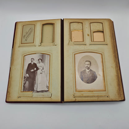 Cabinet photo album Art Nouveau application copper velvet red photos 1900 soldiers wedding civil imperial era gold edge gold edge antique nostalgia