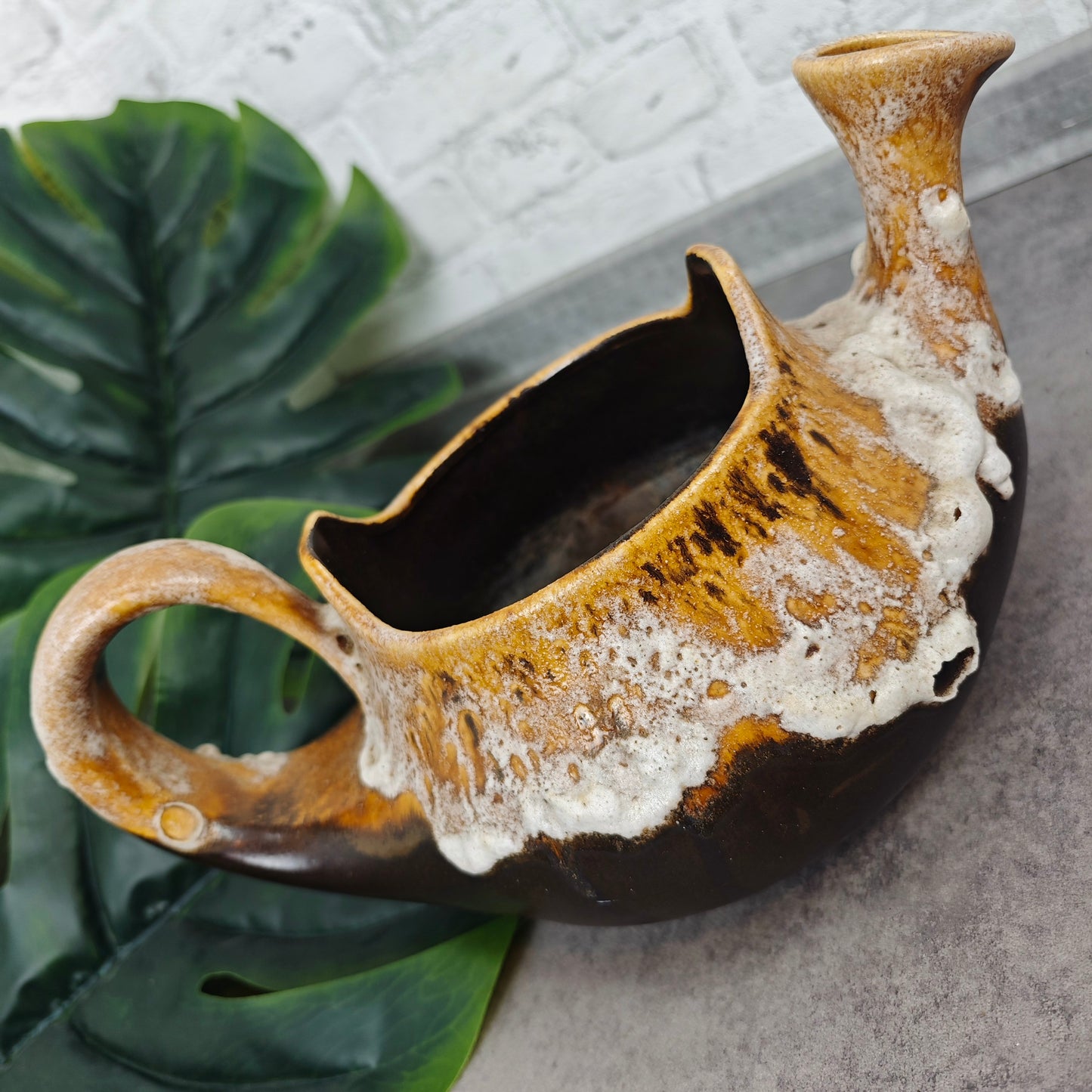 Fat Lava Vase in Gießkannenform Pflanzgefäß Rudolph Ratekau 2401 beige braun WGP West German Pottery Mid Century space age Loft Übertopf 70s