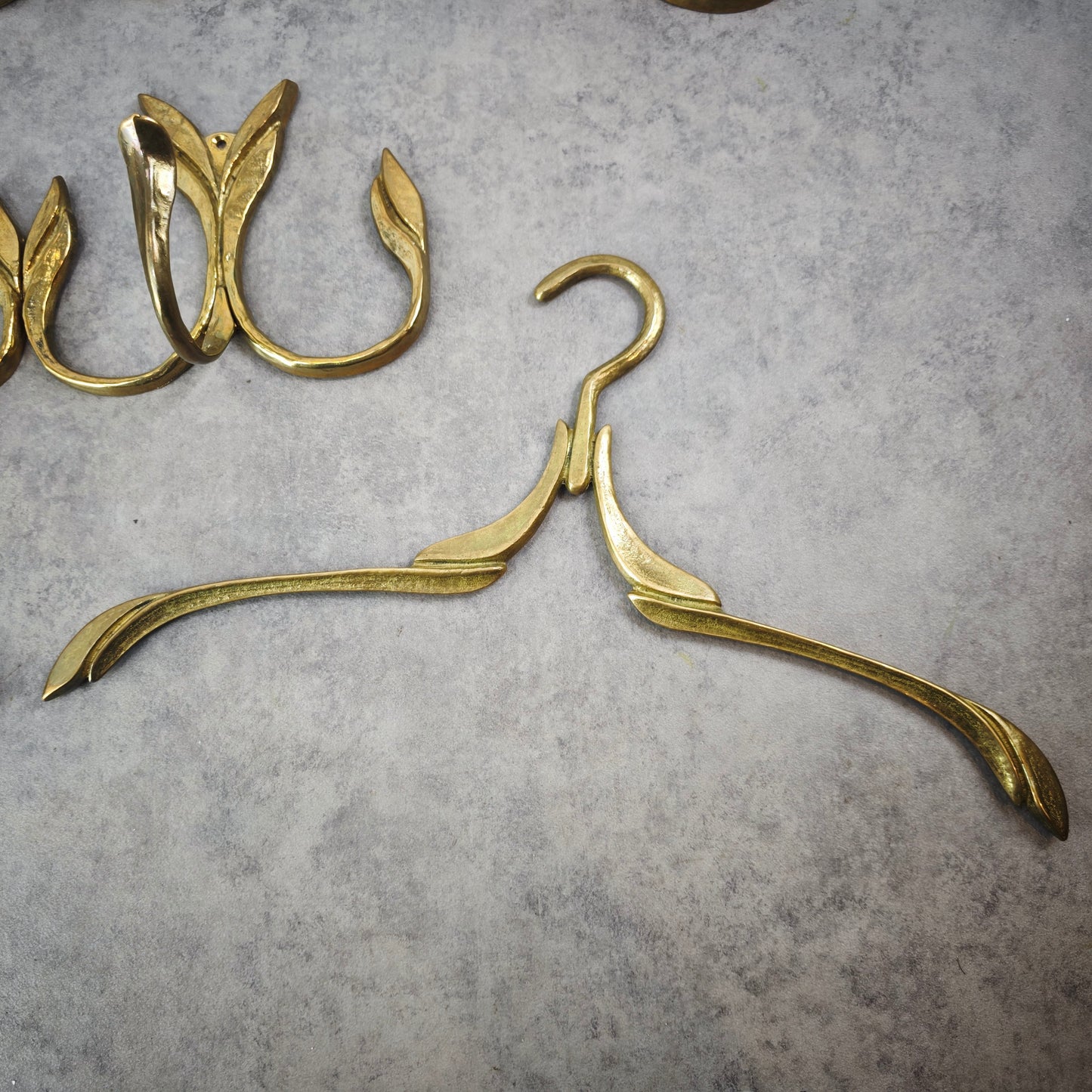 Wardrobe hook rail leaf-shaped hook coat hanger coat hook brass coat rail vintage hallway Art Nouveau Hollywood Regency
