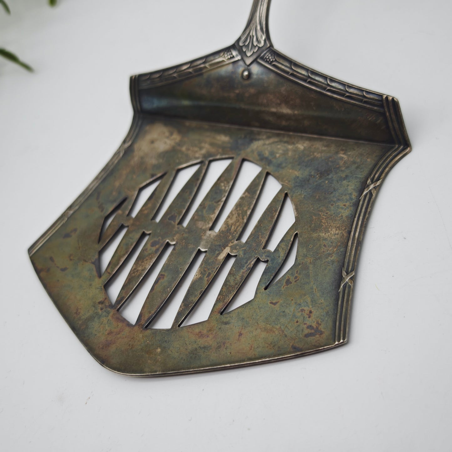 WMF Spargelheber Modell 200 Kreuzband versilbert Jugendstil Art Deco Silber Auflage Vorleger Vorlegebesteck Servierbesteck Kleingebäck Kekse