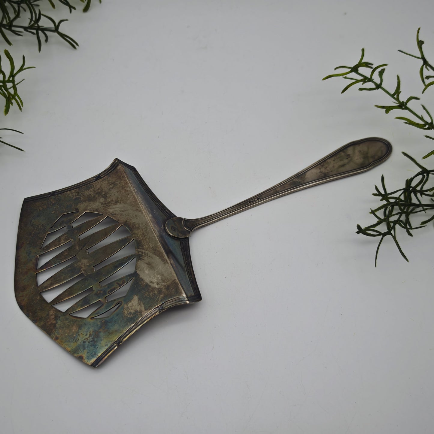 WMF Spargelheber Modell 200 Kreuzband versilbert Jugendstil Art Deco Silber Auflage Vorleger Vorlegebesteck Servierbesteck Kleingebäck Kekse