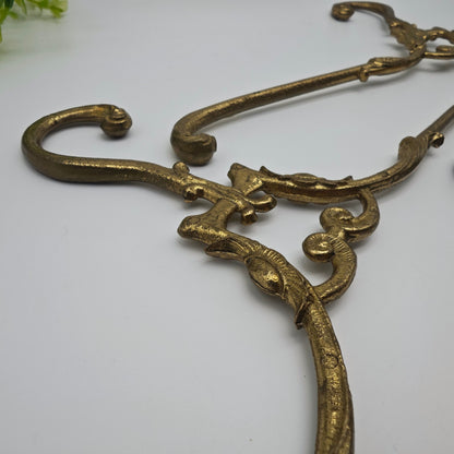3x Kleiderbügel Hollywood Regency Garderobenbügel goldfarben Barock Messing französisch Midcentury Hochzeit edel Garderobe vintage Metall