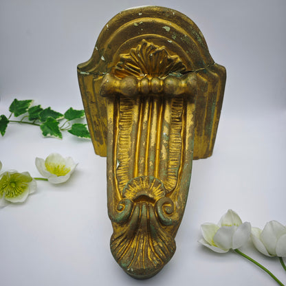 Socle mural en coquillage Colmar doré Hollywood Regency Baroque shabby Chippendale Lys français shabby chic présentation