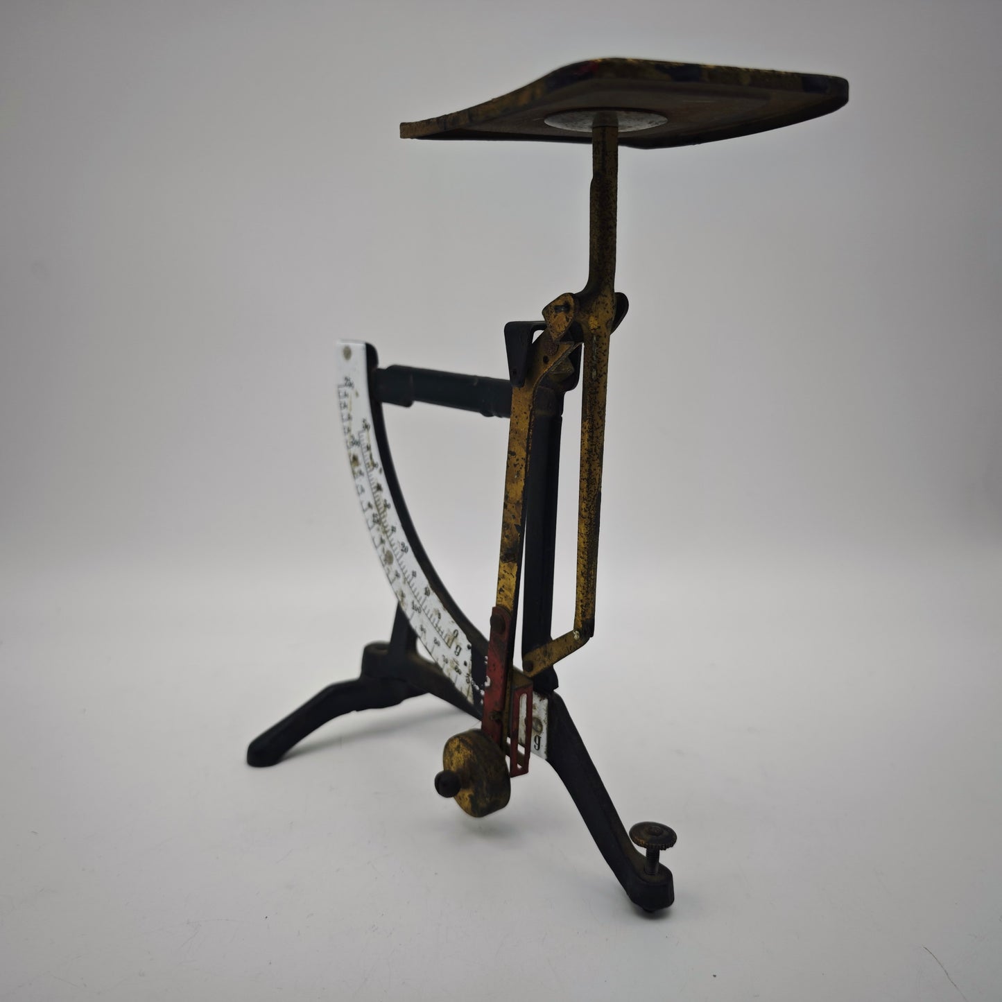 Letter scale antique cast iron enamel display scale mechanical precision scale vintage decoration